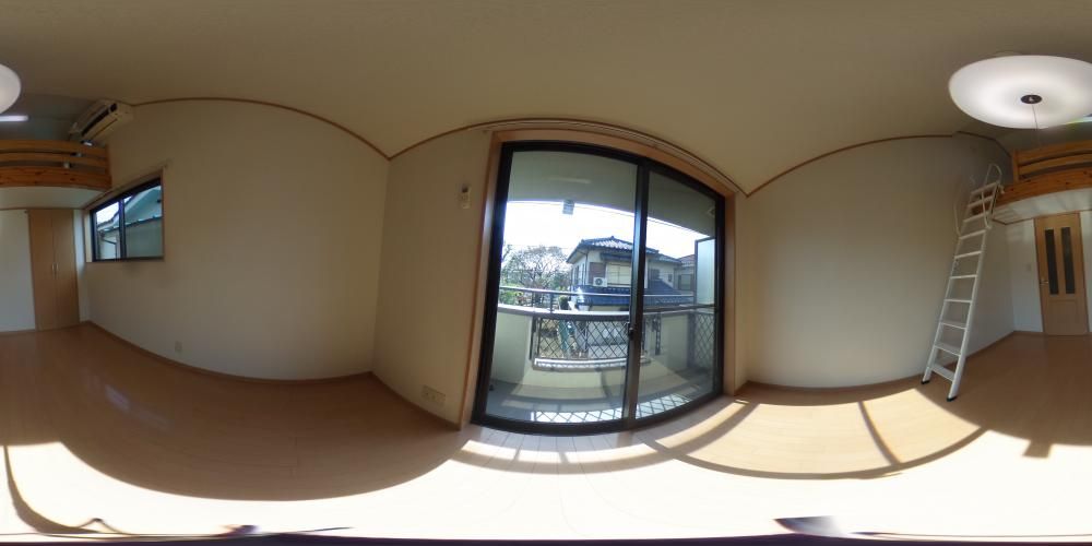 ���r���O