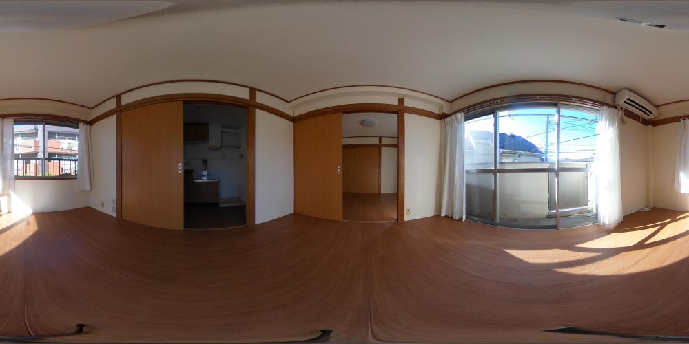 ���r���O