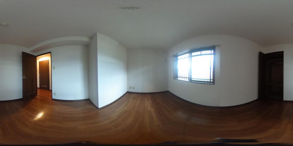 �m��