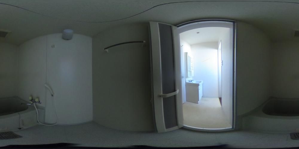 �o�X���[��