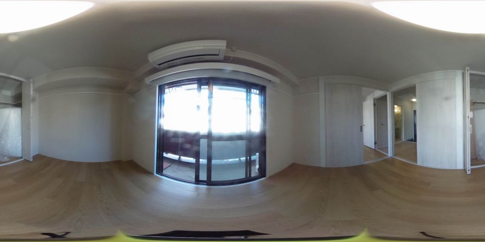 �m��
