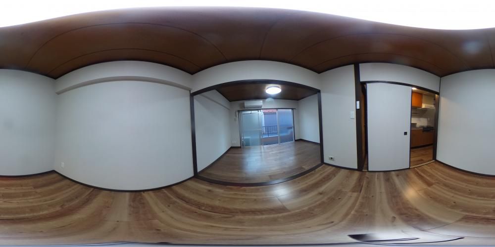 �m��