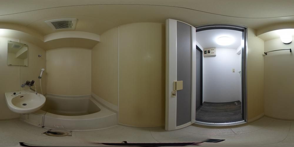 �o�X���[��