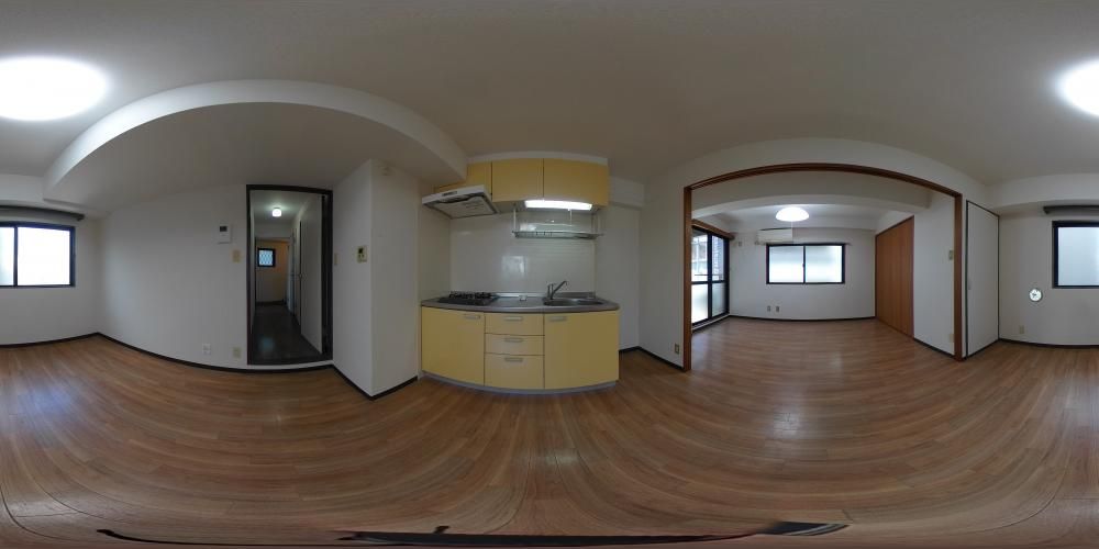 ���r���O