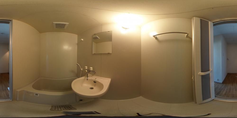 �o�X���[��