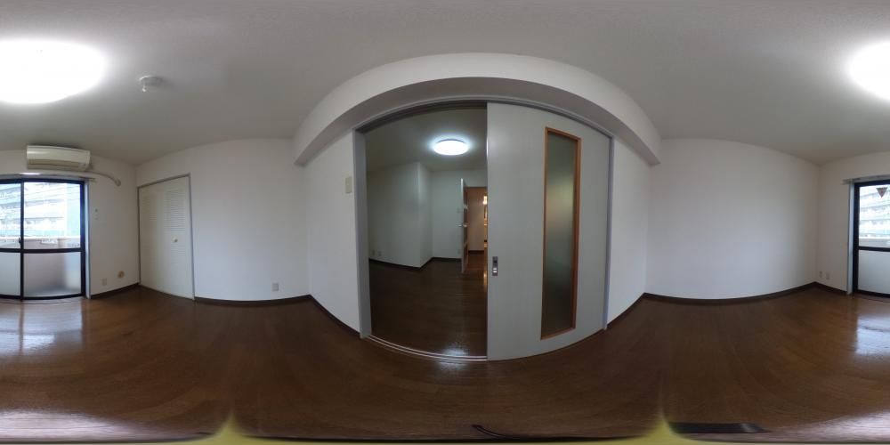 �m��
