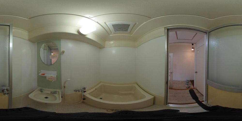 �o�X���[��