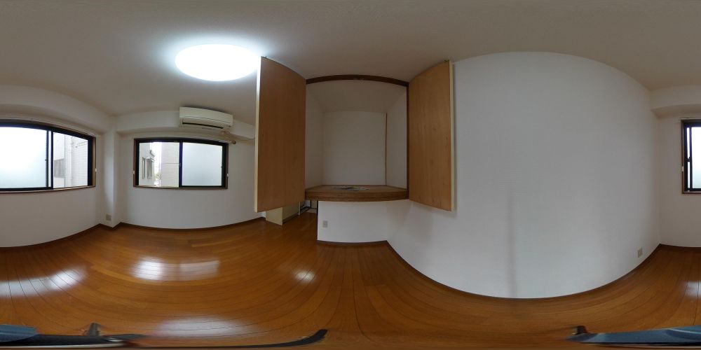 ���[