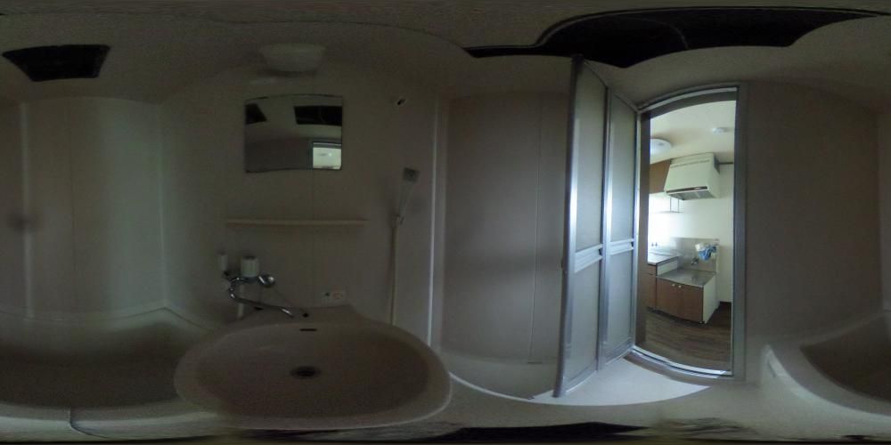 �o�X���[��