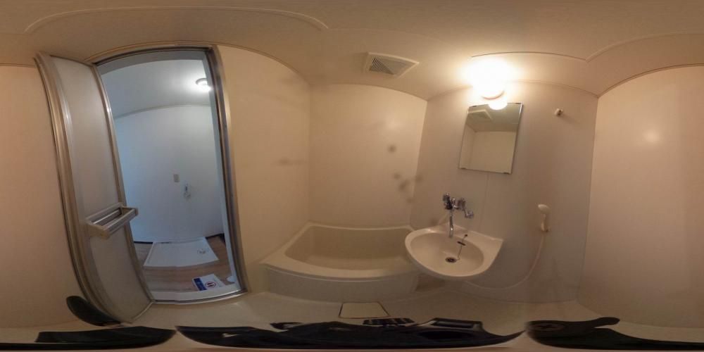 �o�X���[��