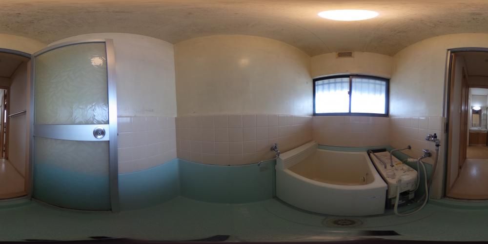 �o�X���[��